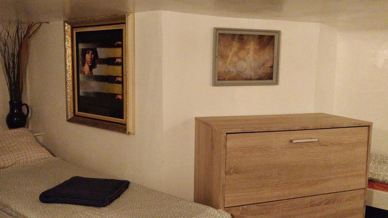 Prague "Above Train Central" Hostel 外观 照片